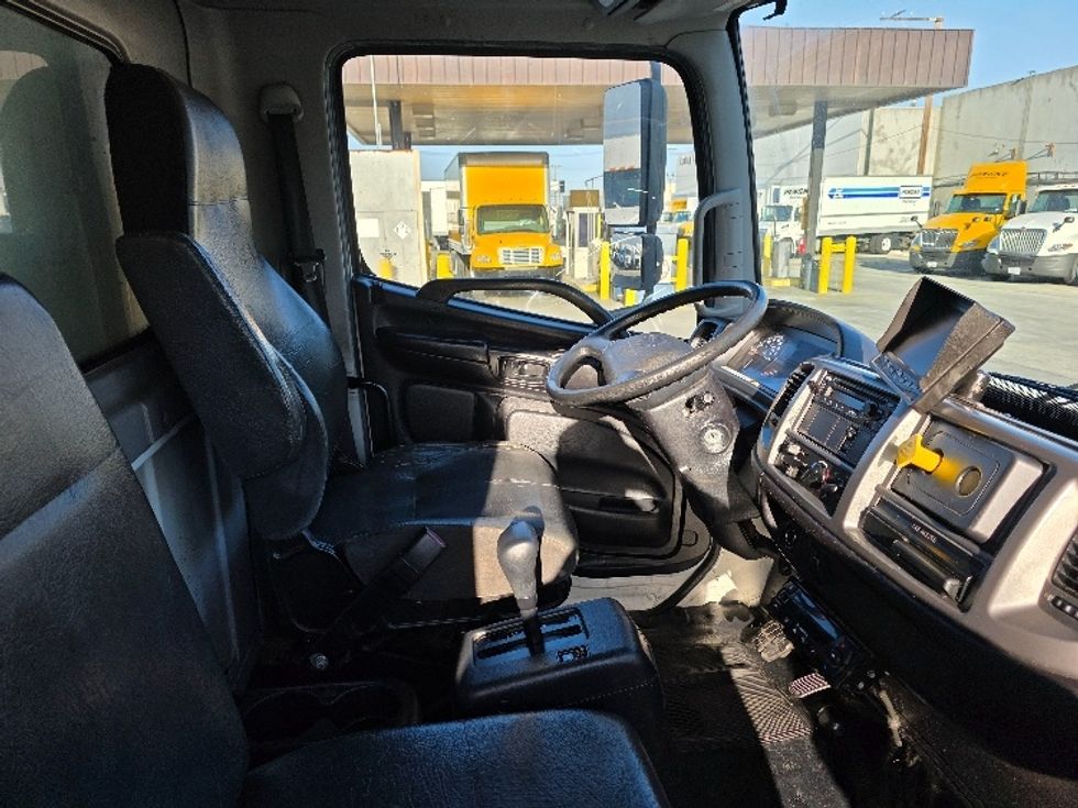 Refrigerated Truck-Light and Medium Duty Trucks-Hino-2019-338-Torrance-CA-204,202\n\t\tmiles-$ 38,500 - Image 21