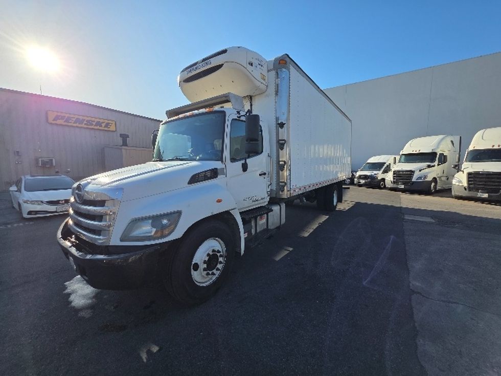 Refrigerated Truck-Light and Medium Duty Trucks-Hino-2019-338-Torrance-CA-204,202\n\t\tmiles-$ 38,500 - Image 3