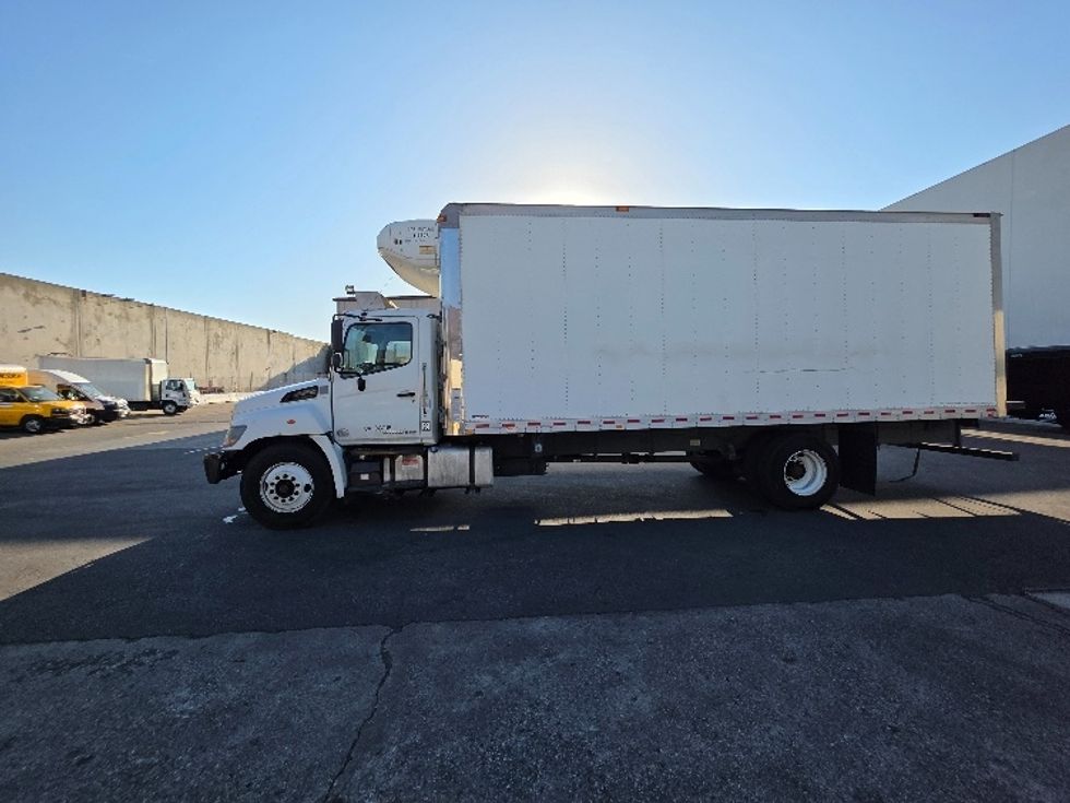 Refrigerated Truck-Light and Medium Duty Trucks-Hino-2019-338-Torrance-CA-204,202\n\t\tmiles-$ 38,500 - Image 4