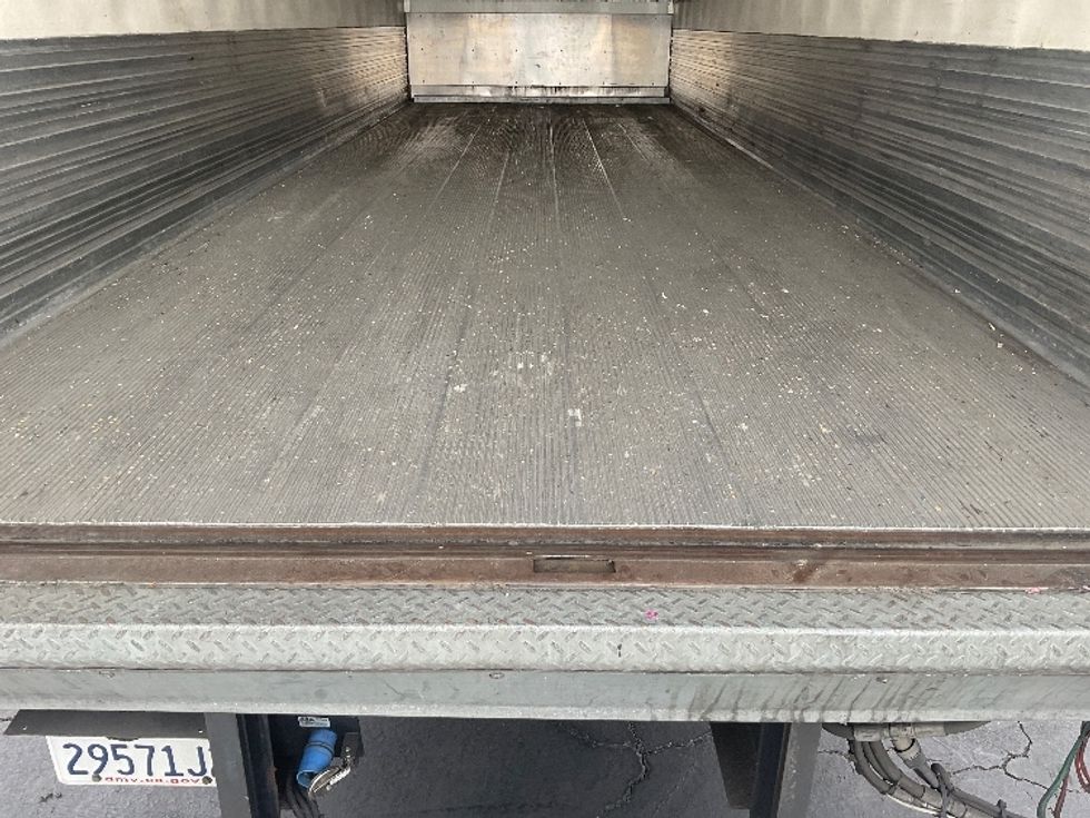 Refrigerated Truck-Light and Medium Duty Trucks-Hino-2019-338-Torrance-CA-99,743\n\t\tmiles-$ 57,250 - Image 10