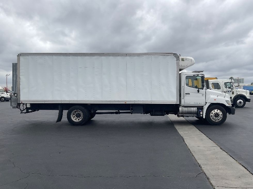 Refrigerated Truck-Light and Medium Duty Trucks-Hino-2019-338-Torrance-CA-99,743\n\t\tmiles-$ 57,250 - Image 15