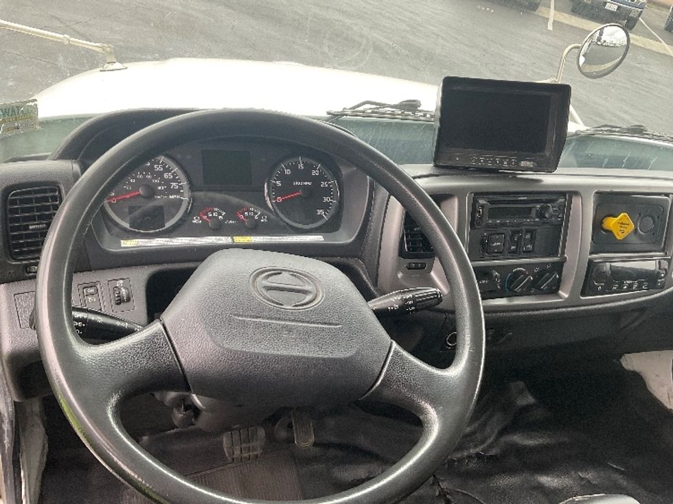 Refrigerated Truck-Light and Medium Duty Trucks-Hino-2019-338-Torrance-CA-99,743\n\t\tmiles-$ 57,250 - Image 18