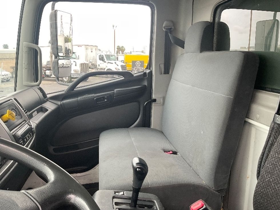 Refrigerated Truck-Light and Medium Duty Trucks-Hino-2019-338-Torrance-CA-99,743\n\t\tmiles-$ 57,250 - Image 19
