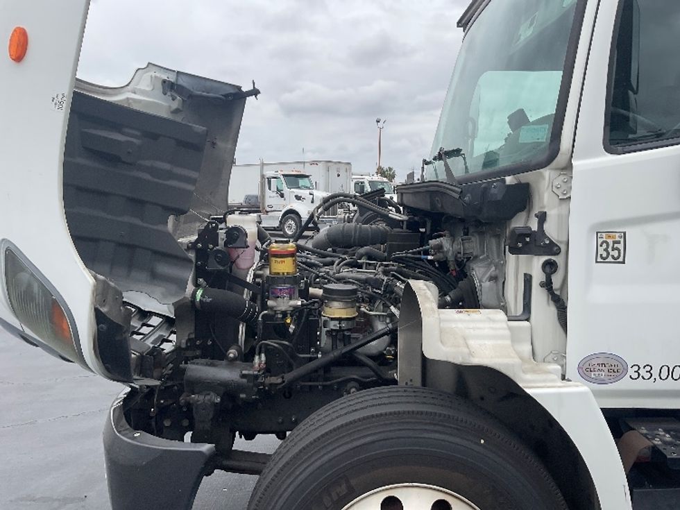 Refrigerated Truck-Light and Medium Duty Trucks-Hino-2019-338-Torrance-CA-99,743\n\t\tmiles-$ 57,250 - Image 23