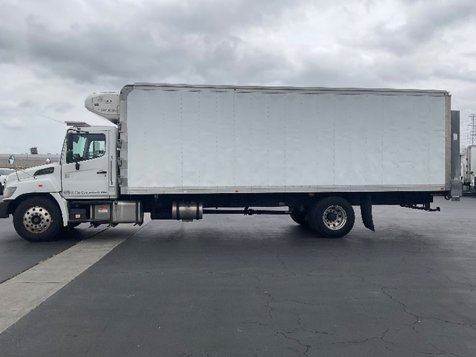 Refrigerated Truck-Light and Medium Duty Trucks-Hino-2019-338-Torrance-CA-99,743\n\t\tmiles-$ 57,250 - Image 4