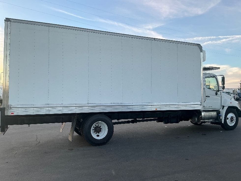 Refrigerated Truck-Light and Medium Duty Trucks-Hino-2019-338-West Sacramento-CA-105,409\n\t\tmiles-$ 48,750 - Image 13