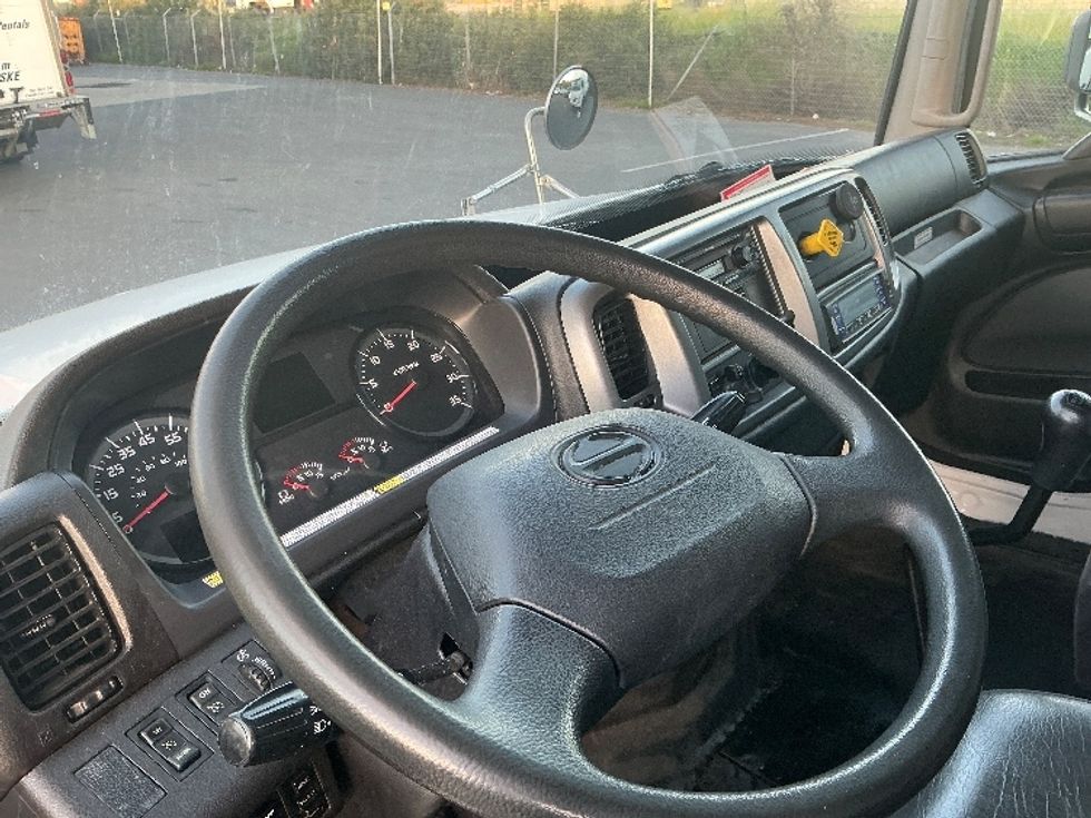 Refrigerated Truck-Light and Medium Duty Trucks-Hino-2019-338-West Sacramento-CA-105,409\n\t\tmiles-$ 48,750 - Image 15