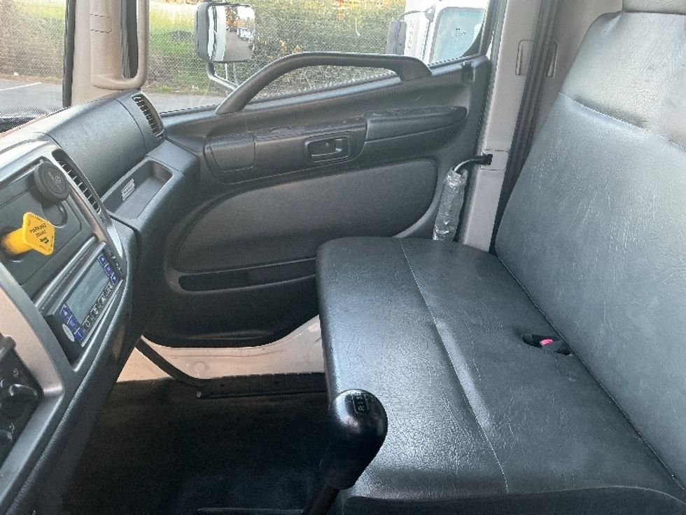 Refrigerated Truck-Light and Medium Duty Trucks-Hino-2019-338-West Sacramento-CA-105,409\n\t\tmiles-$ 48,750 - Image 17
