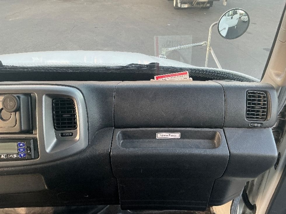 Refrigerated Truck-Light and Medium Duty Trucks-Hino-2019-338-West Sacramento-CA-105,409\n\t\tmiles-$ 48,750 - Image 19