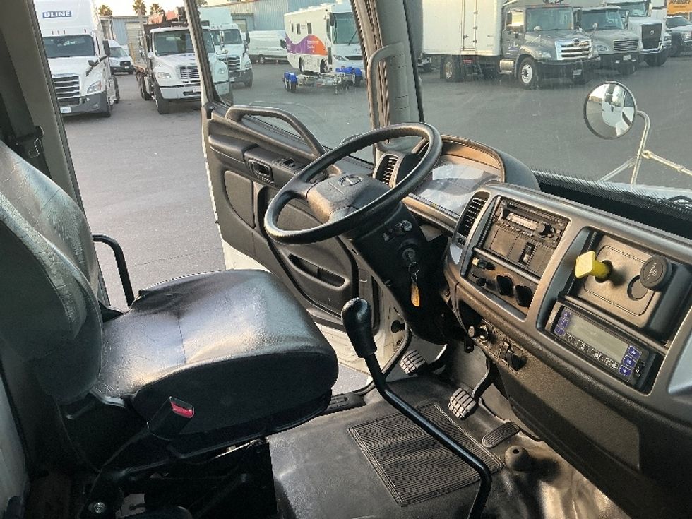 Refrigerated Truck-Light and Medium Duty Trucks-Hino-2019-338-West Sacramento-CA-105,409\n\t\tmiles-$ 48,750 - Image 20