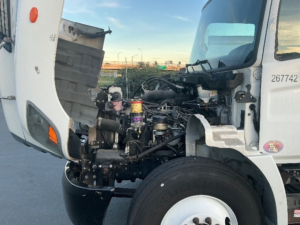 Refrigerated Truck-Light and Medium Duty Trucks-Hino-2019-338-West Sacramento-CA-105,409\n\t\tmiles-$ 48,750 - Image 22