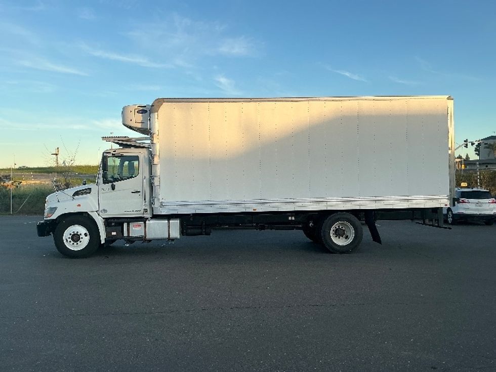 Refrigerated Truck-Light and Medium Duty Trucks-Hino-2019-338-West Sacramento-CA-105,409\n\t\tmiles-$ 48,750 - Image 4