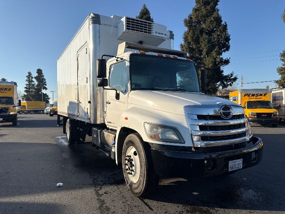 Refrigerated Truck-Light and Medium Duty Trucks-Hino-2019-338-West Sacramento-CA-243,140\n\t\tmiles-$ 27,000 - Image 1