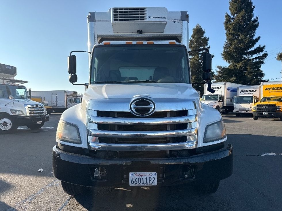 Refrigerated Truck-Light and Medium Duty Trucks-Hino-2019-338-West Sacramento-CA-243,140\n\t\tmiles-$ 27,000 - Image 2