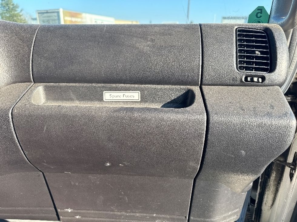 Refrigerated Truck-Light and Medium Duty Trucks-Hino-2019-338-West Sacramento-CA-243,140\n\t\tmiles-$ 27,000 - Image 21