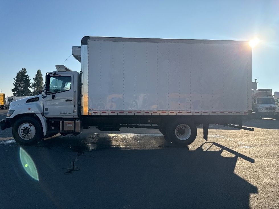 Refrigerated Truck-Light and Medium Duty Trucks-Hino-2019-338-West Sacramento-CA-243,140\n\t\tmiles-$ 27,000 - Image 4
