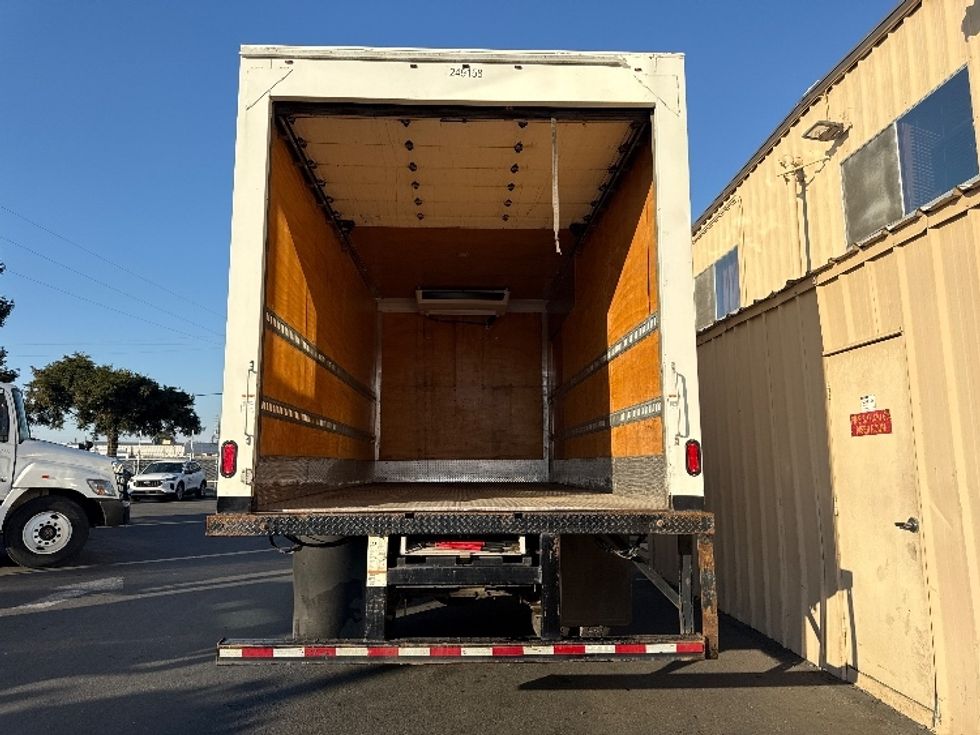Refrigerated Truck-Light and Medium Duty Trucks-Hino-2019-338-West Sacramento-CA-243,140\n\t\tmiles-$ 27,000 - Image 8