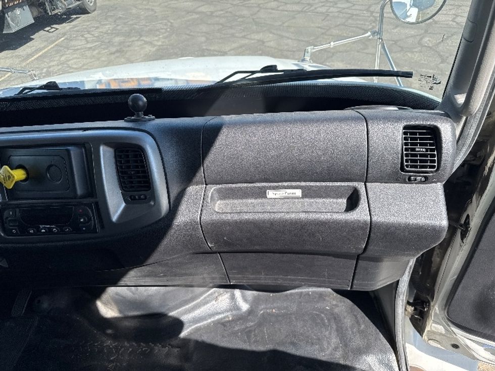 Refrigerated Truck-Light and Medium Duty Trucks-Hino-2019-338-West Valley City-UT-119,835\n\t\tmiles-$ 55,250 - Image 21