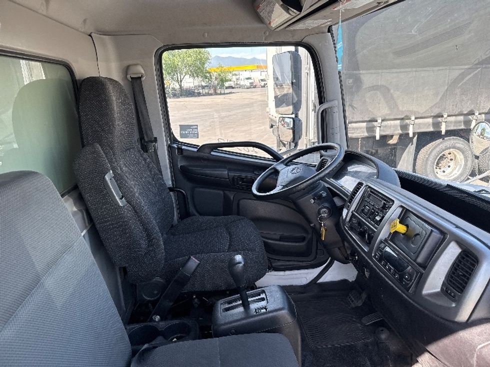 Refrigerated Truck-Light and Medium Duty Trucks-Hino-2019-338-West Valley City-UT-119,835\n\t\tmiles-$ 55,250 - Image 22