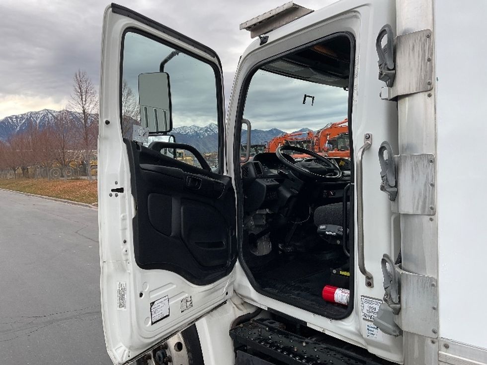 Refrigerated Truck-Light and Medium Duty Trucks-Hino-2019-338-West Valley City-UT-83,179\n\t\tmiles-$ 60,500 - Image 16