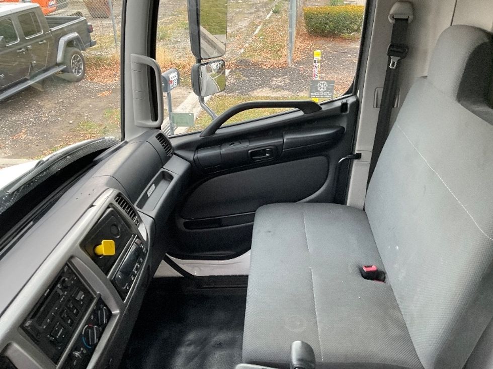 Refrigerated Truck-Light and Medium Duty Trucks-Hino-2019-338-West Valley City-UT-83,179\n\t\tmiles-$ 60,500 - Image 19
