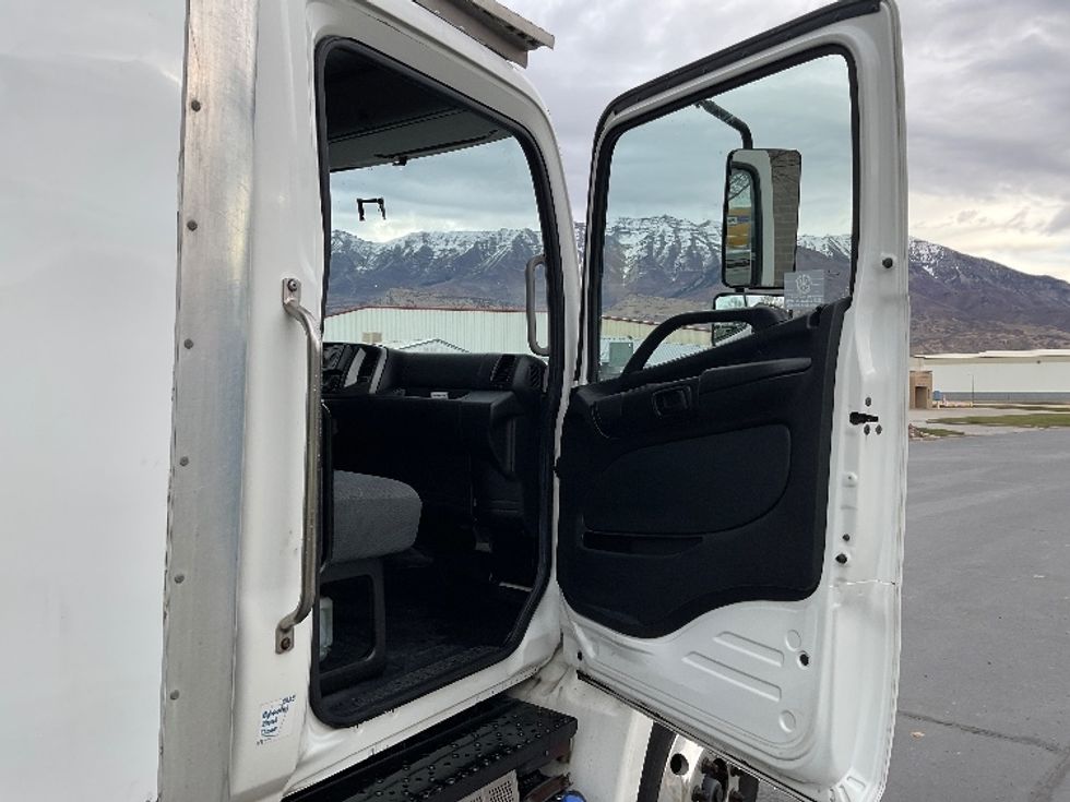 Refrigerated Truck-Light and Medium Duty Trucks-Hino-2019-338-West Valley City-UT-83,179\n\t\tmiles-$ 60,500 - Image 20