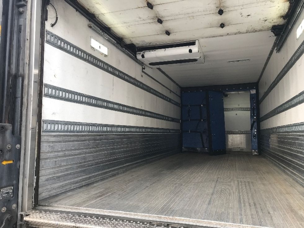 Refrigerated Truck-Light and Medium Duty Trucks-Hino-2019-358-Mississauga-ON-103,224\n\t\tkm-$ 74,250 - Image 11