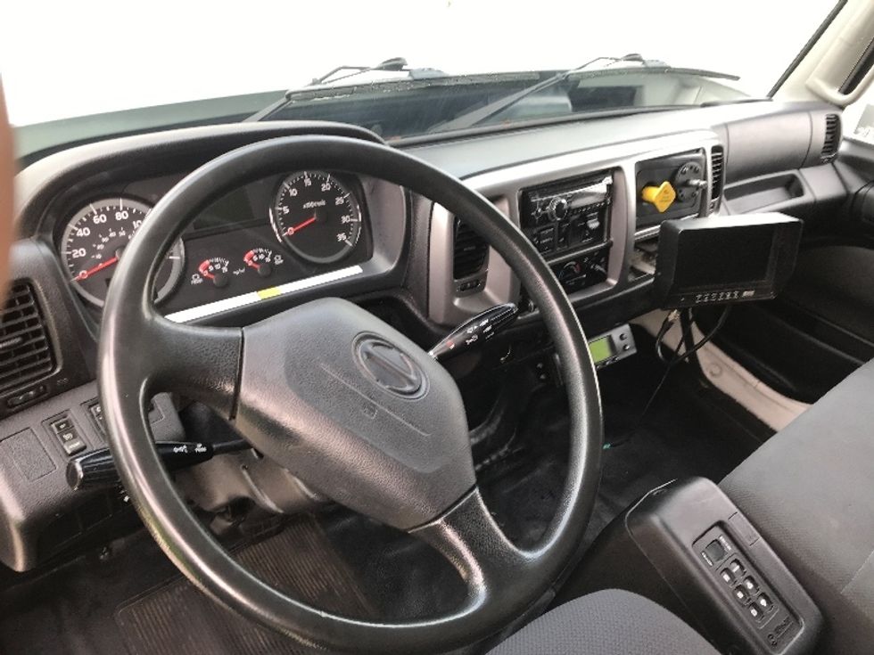 Refrigerated Truck-Light and Medium Duty Trucks-Hino-2019-358-Mississauga-ON-103,224\n\t\tkm-$ 74,250 - Image 17