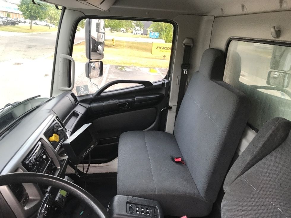 Refrigerated Truck-Light and Medium Duty Trucks-Hino-2019-358-Mississauga-ON-103,224\n\t\tkm-$ 74,250 - Image 19