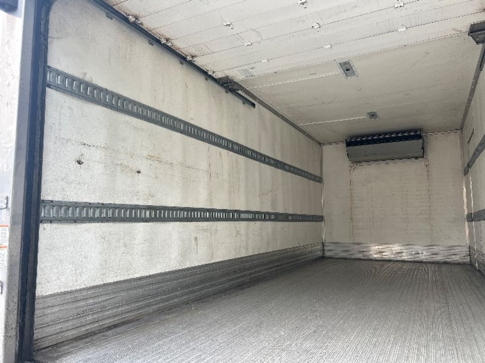Refrigerated Truck-Light and Medium Duty Trucks-Hino-2020-195-Abbotsford-BC-181,888\n\t\tkm-$ 67,250 - Image 11