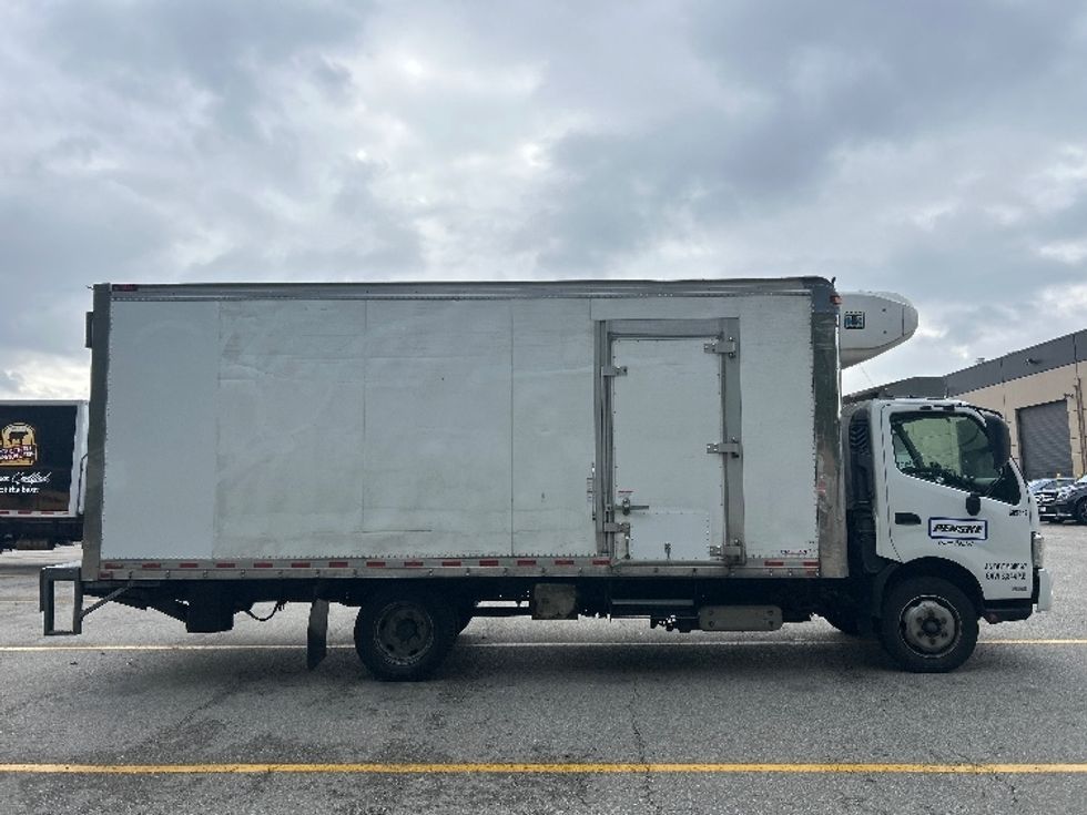 Refrigerated Truck-Light and Medium Duty Trucks-Hino-2020-195-Abbotsford-BC-181,888\n\t\tkm-$ 67,250 - Image 15