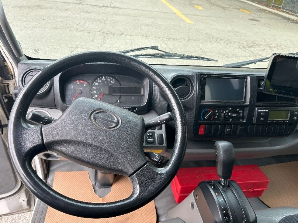 Refrigerated Truck-Light and Medium Duty Trucks-Hino-2020-195-Abbotsford-BC-181,888\n\t\tkm-$ 67,250 - Image 18