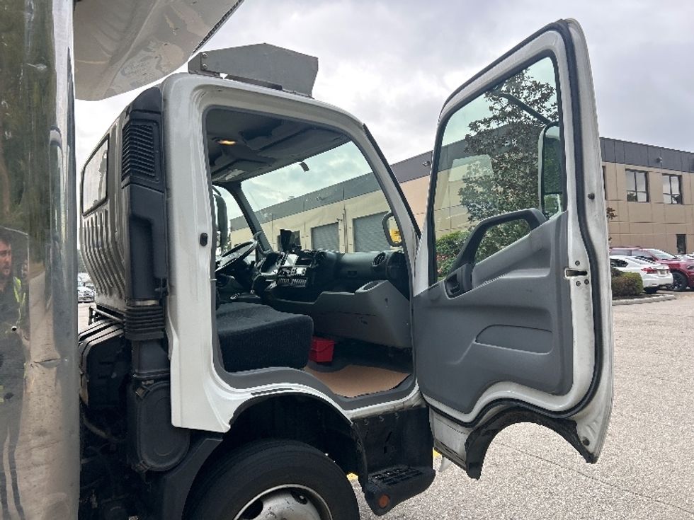 Refrigerated Truck-Light and Medium Duty Trucks-Hino-2020-195-Abbotsford-BC-181,888\n\t\tkm-$ 67,250 - Image 20