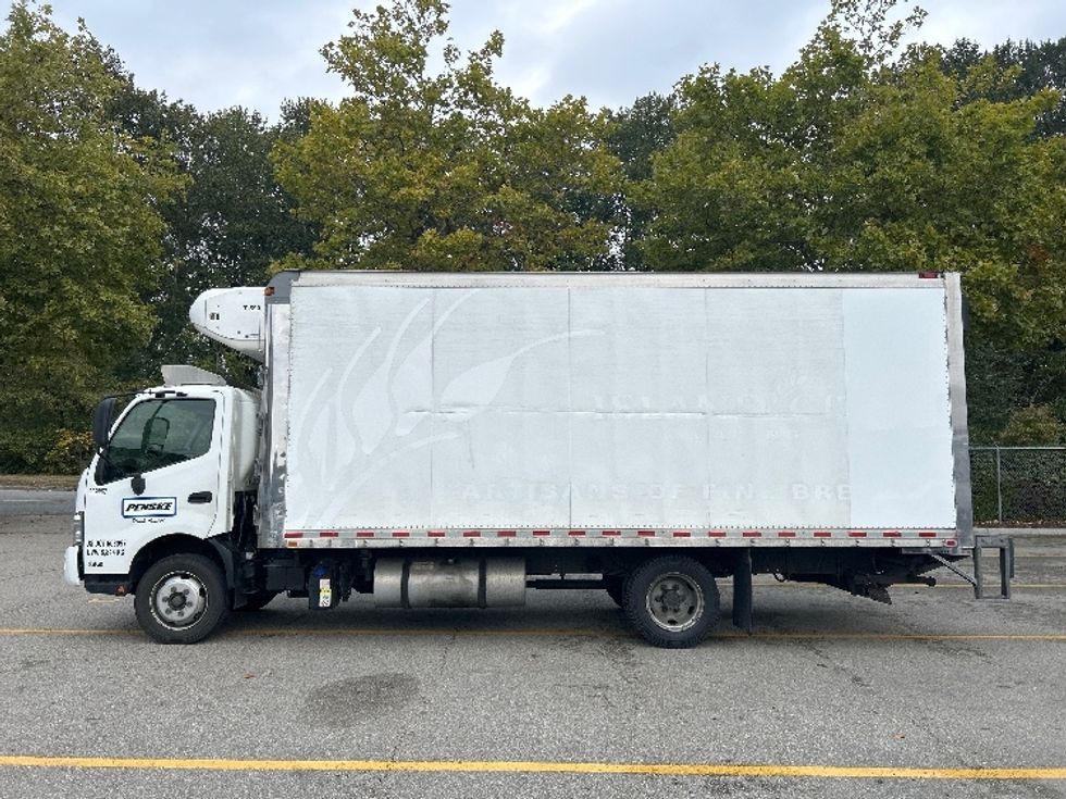 Refrigerated Truck-Light and Medium Duty Trucks-Hino-2020-195-Abbotsford-BC-181,888\n\t\tkm-$ 67,250 - Image 4