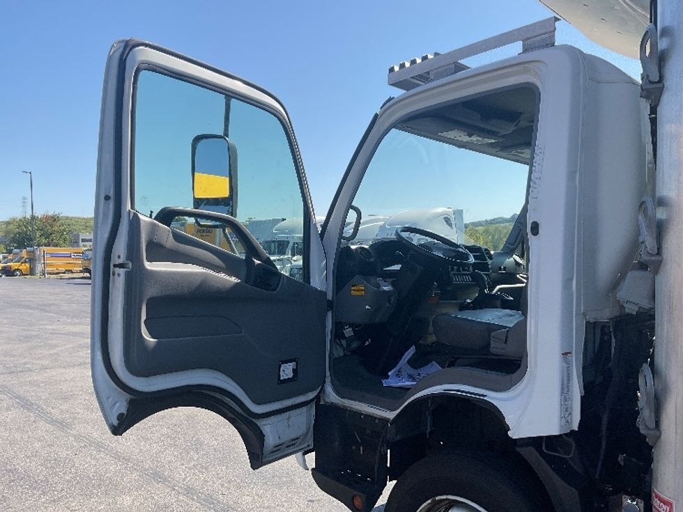 Refrigerated Truck-Light and Medium Duty Trucks-Hino-2020-195-Akron-OH-124,462\n\t\tmiles-$ 53,750 - Image 16