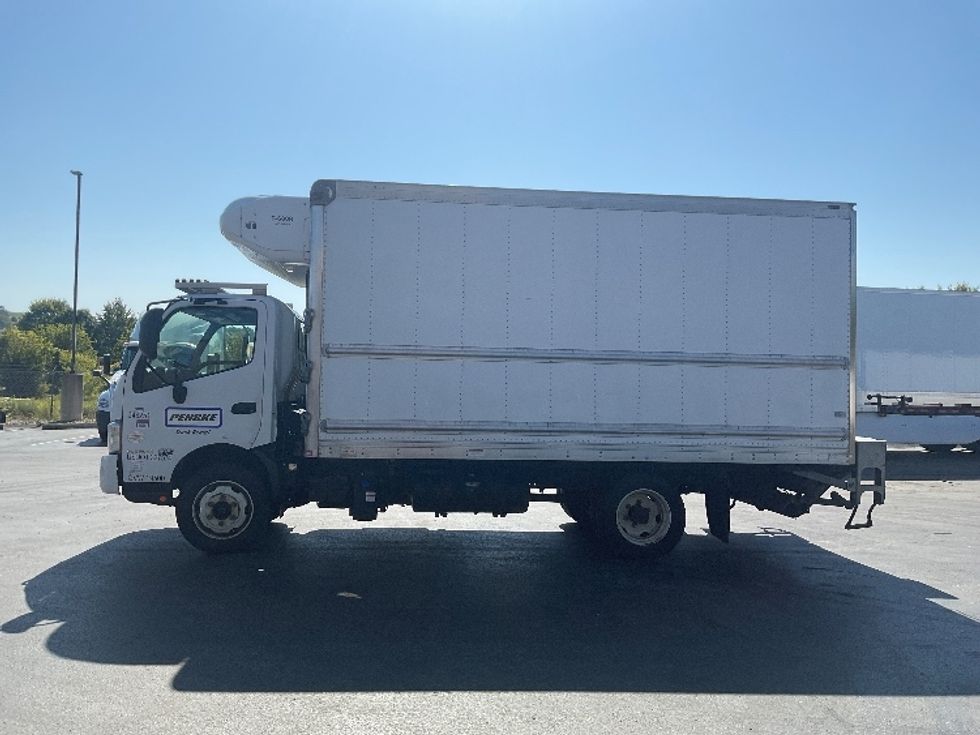 Refrigerated Truck-Light and Medium Duty Trucks-Hino-2020-195-Akron-OH-124,462\n\t\tmiles-$ 53,750 - Image 3