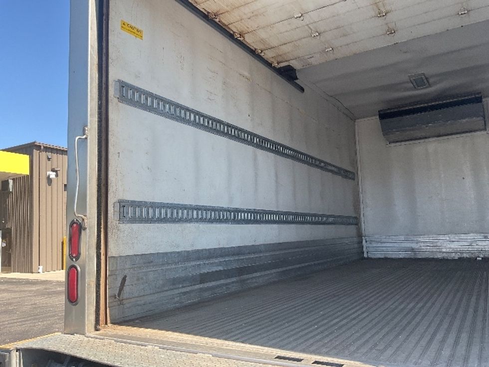 Refrigerated Truck-Light and Medium Duty Trucks-Hino-2020-195-Akron-OH-124,462\n\t\tmiles-$ 53,750 - Image 9
