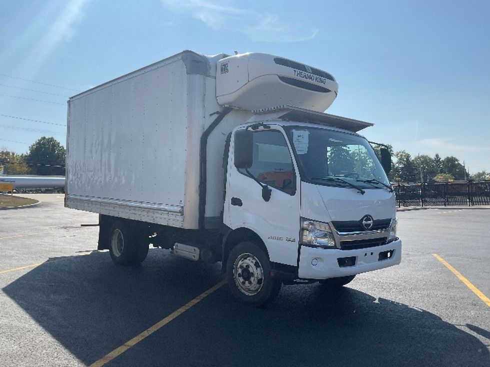 Refrigerated Truck-Light and Medium Duty Trucks-Hino-2020-195-Akron-OH-128,149\n\t\tmiles-$ 47,250 - Image 1