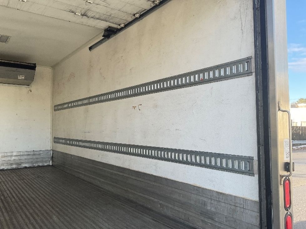 Refrigerated Truck-Light and Medium Duty Trucks-Hino-2020-195-Albany-NY-74,849\n\t\tmiles-$ 51,500 - Image 12