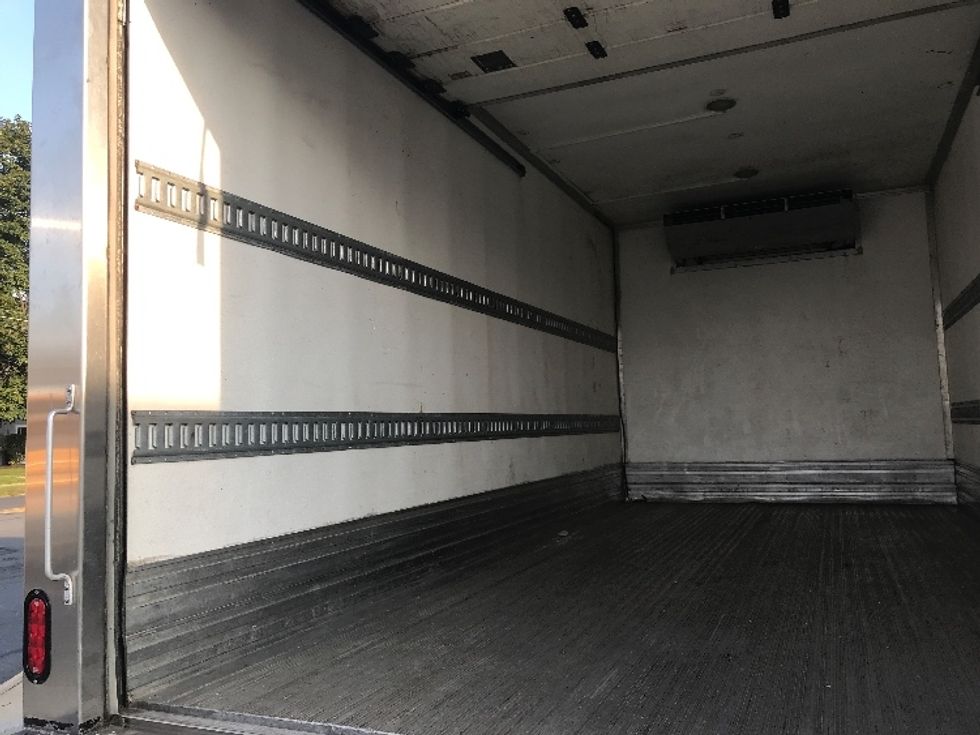 Refrigerated Truck-Light and Medium Duty Trucks-Hino-2020-195-Allentown-PA-211,277\n\t\tmiles-$ 32,500 - Image 11