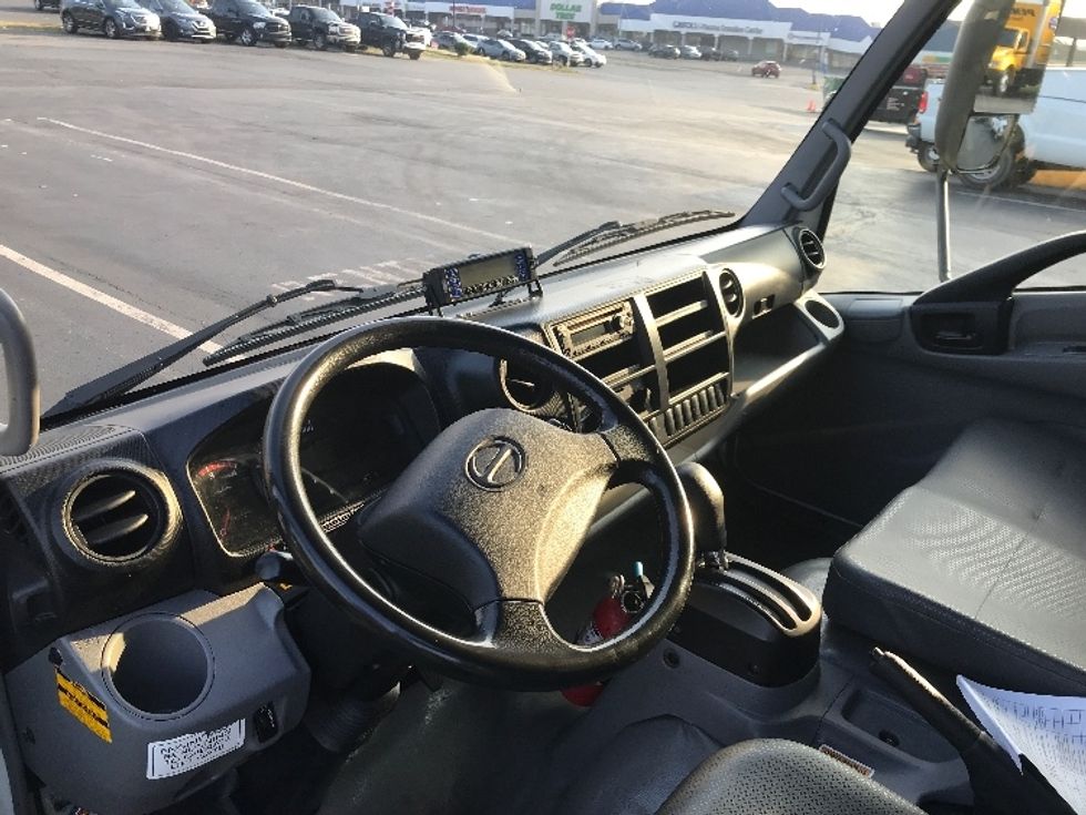 Refrigerated Truck-Light and Medium Duty Trucks-Hino-2020-195-Allentown-PA-211,277\n\t\tmiles-$ 32,500 - Image 17