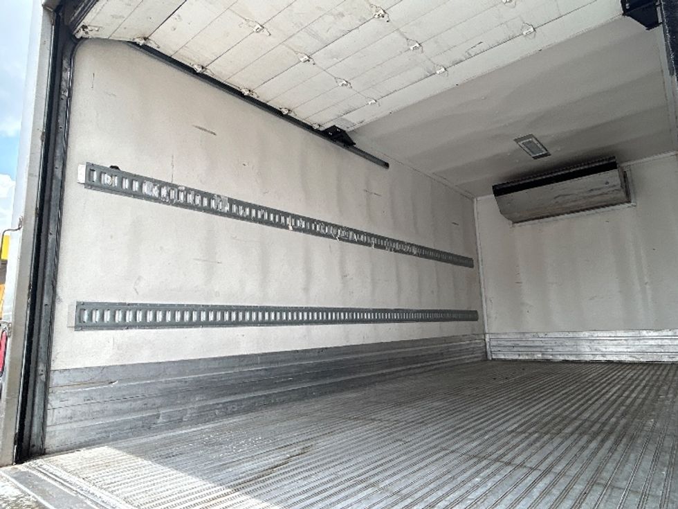 Refrigerated Truck-Light and Medium Duty Trucks-Hino-2020-195-Austin-TX-91,517\n\t\tmiles-$ 57,500 - Image 11