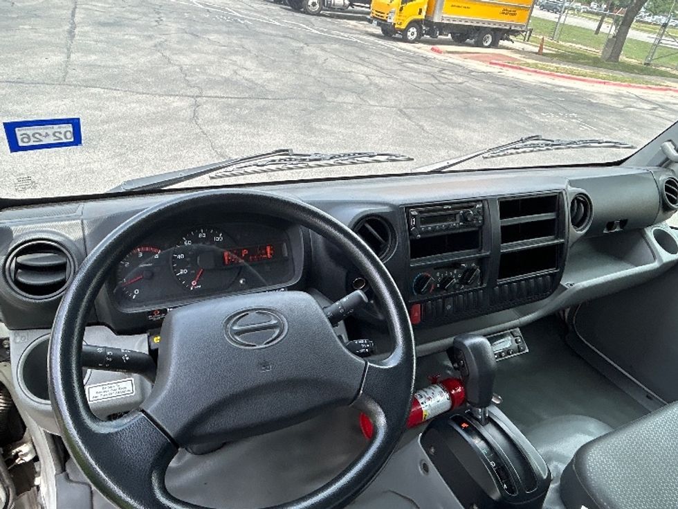 Refrigerated Truck-Light and Medium Duty Trucks-Hino-2020-195-Austin-TX-91,517\n\t\tmiles-$ 57,500 - Image 18