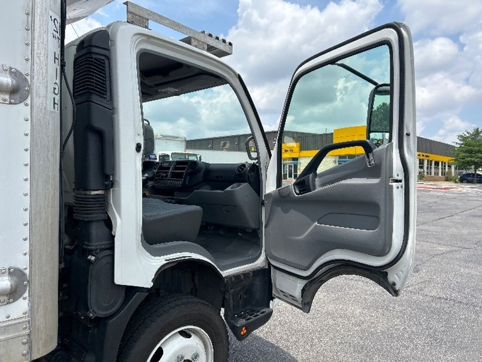 Refrigerated Truck-Light and Medium Duty Trucks-Hino-2020-195-Austin-TX-91,517\n\t\tmiles-$ 57,500 - Image 20