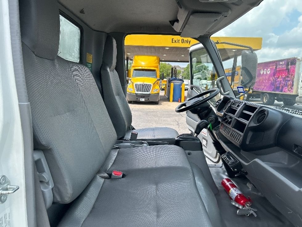 Refrigerated Truck-Light and Medium Duty Trucks-Hino-2020-195-Austin-TX-91,517\n\t\tmiles-$ 57,500 - Image 22