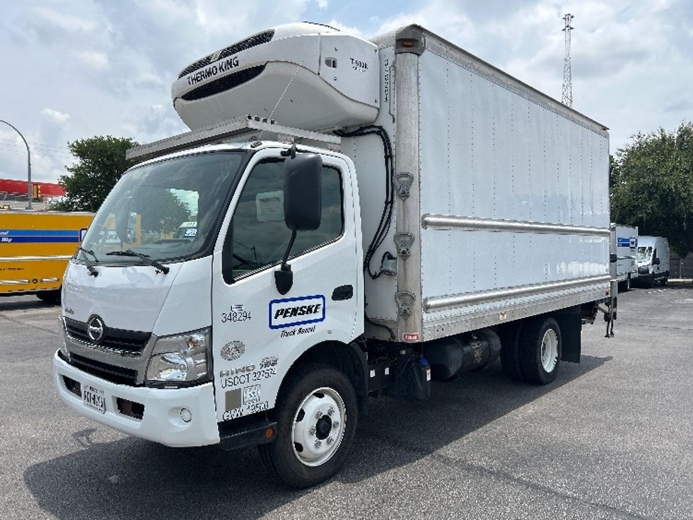 Refrigerated Truck-Light and Medium Duty Trucks-Hino-2020-195-Austin-TX-91,517\n\t\tmiles-$ 57,500 - Image 3
