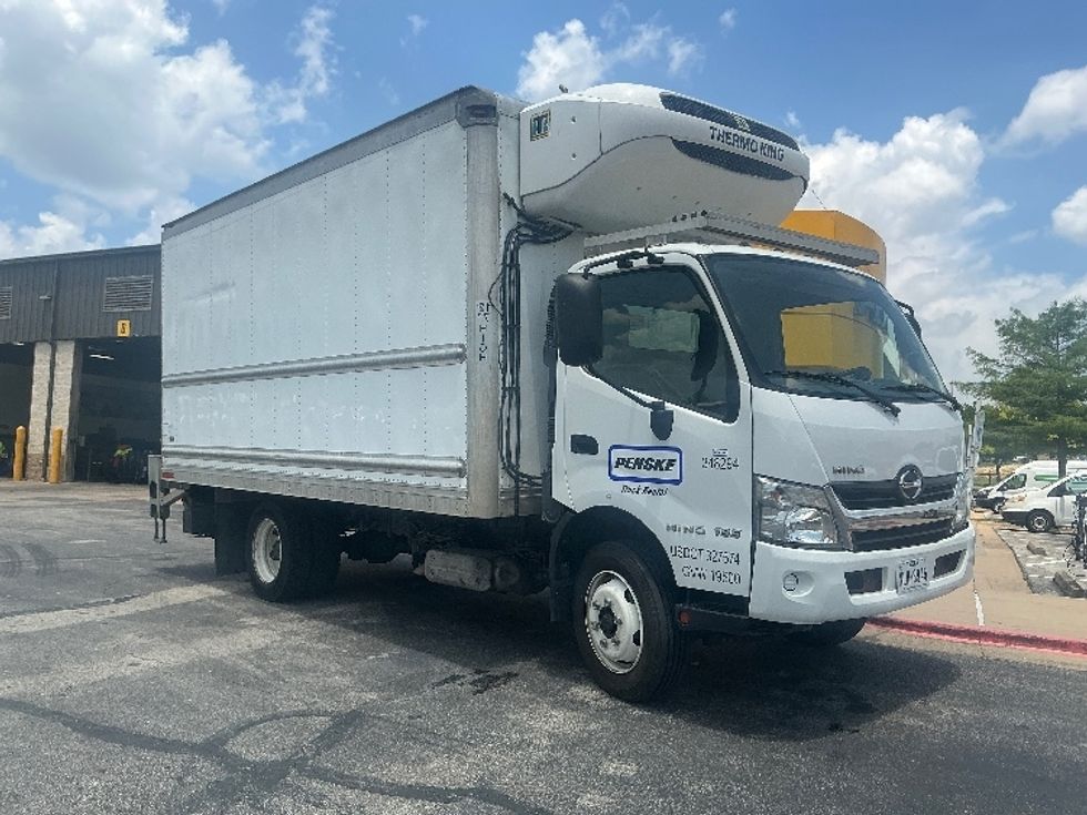 Refrigerated Truck-Light and Medium Duty Trucks-Hino-2020-195-Austin-TX-92,372\n\t\tmiles-$ 56,000 - Image 1