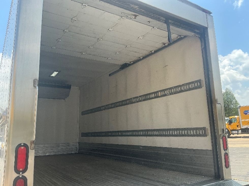 Refrigerated Truck-Light and Medium Duty Trucks-Hino-2020-195-Austin-TX-92,372\n\t\tmiles-$ 56,000 - Image 12