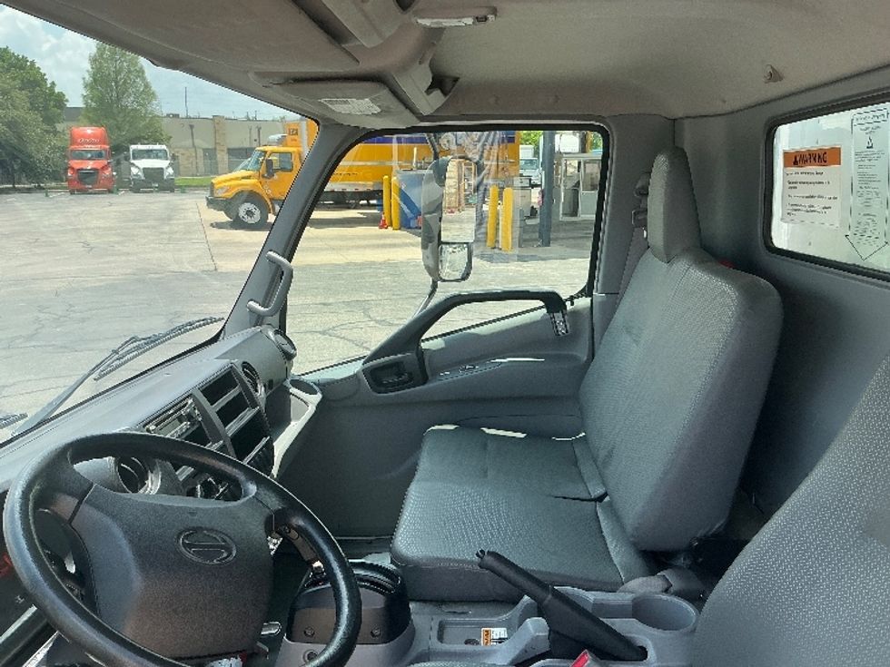 Refrigerated Truck-Light and Medium Duty Trucks-Hino-2020-195-Austin-TX-92,372\n\t\tmiles-$ 56,000 - Image 19