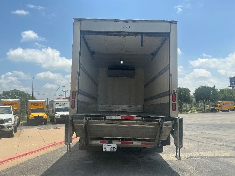 Refrigerated Truck-Light and Medium Duty Trucks-Hino-2020-195-Austin-TX-92,372\n\t\tmiles-$ 56,000 - Image 8